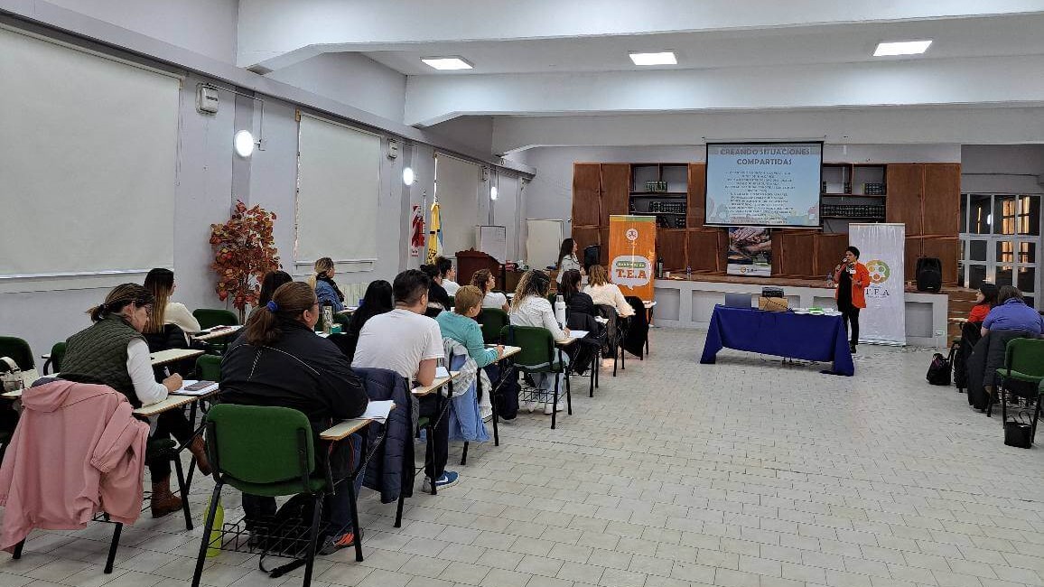 Taller Teórico Práctico ''Hacia el Empoderamiento de las Familias.'' Fundación TEA Santa Cruz